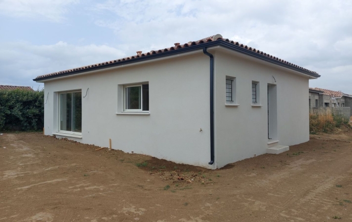 Villa   BROUILLA  83 m2 217 700 € 